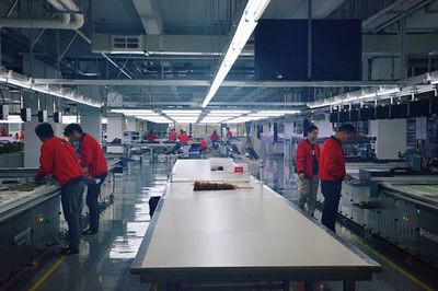 《對話新時代》攝制組走進(jìn)贏領(lǐng)智尚 專訪陳靈梅，共話時尚創(chuàng)新與企業(yè)發(fā)展